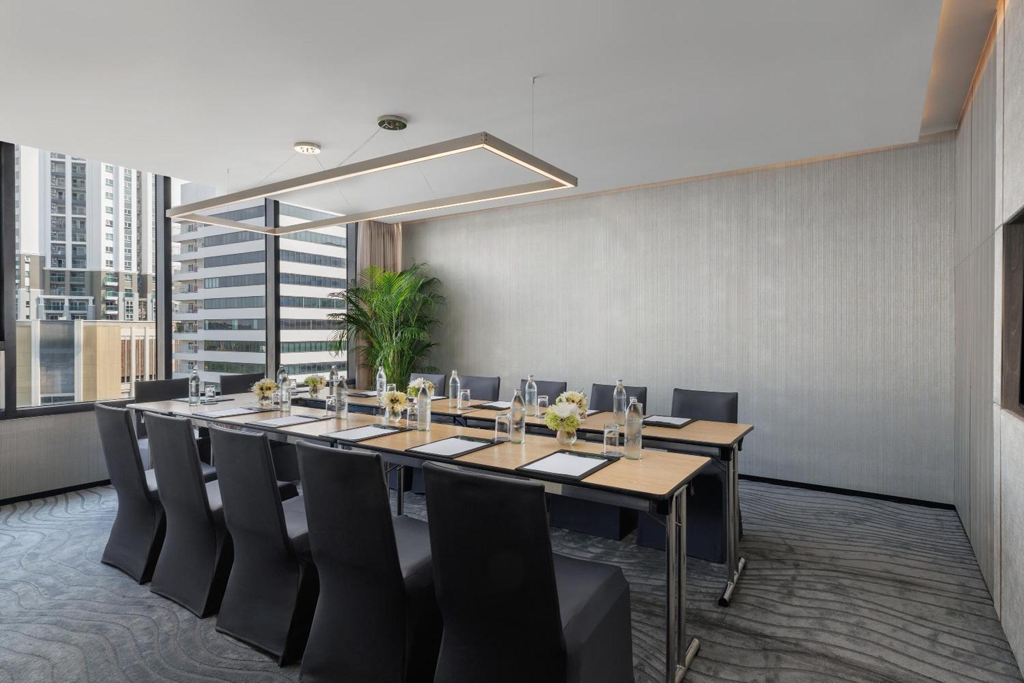 Somerset Rama 9 - Sha Certified 5* Bangkok