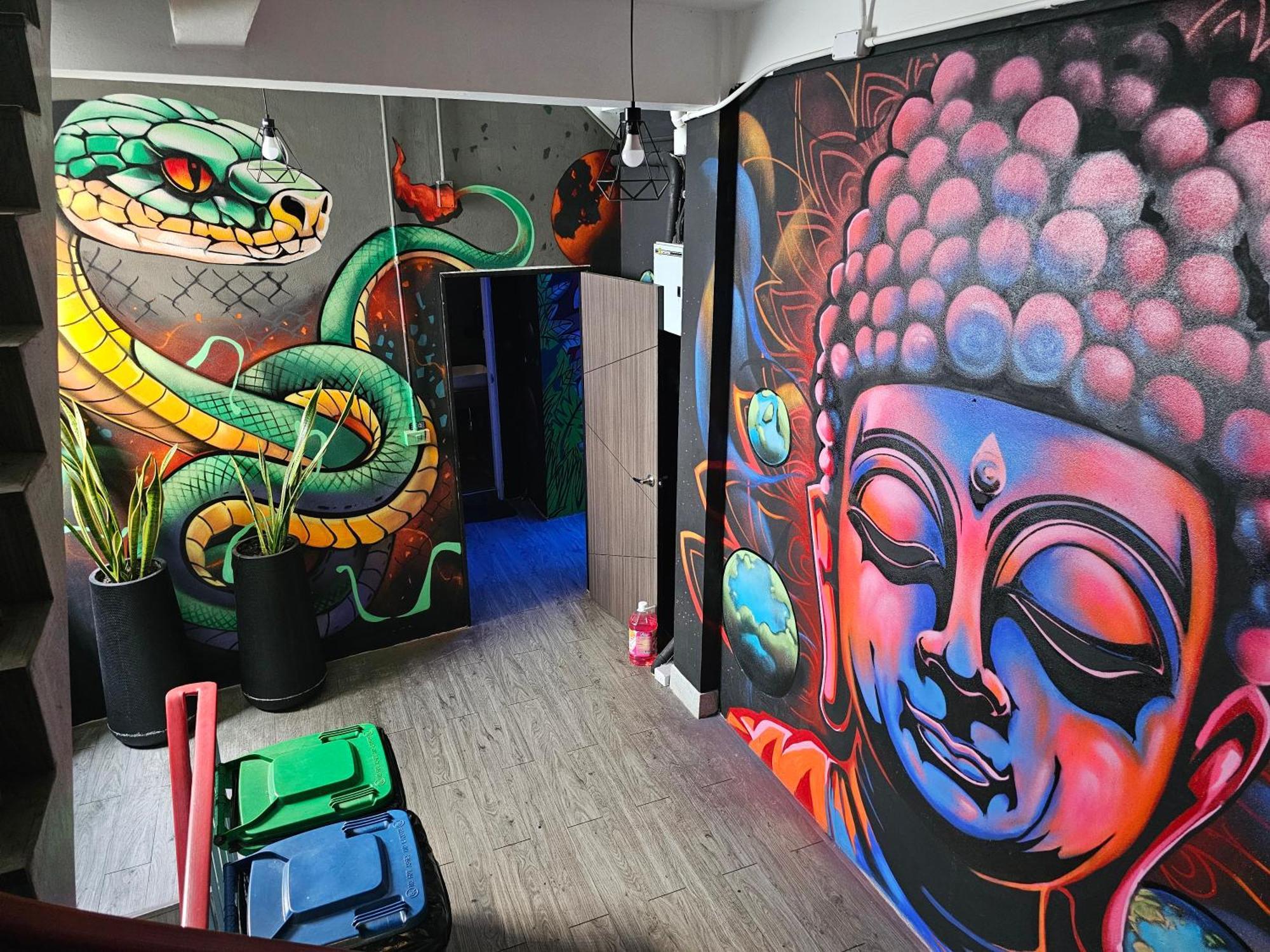 Hostal Urban Jungle *