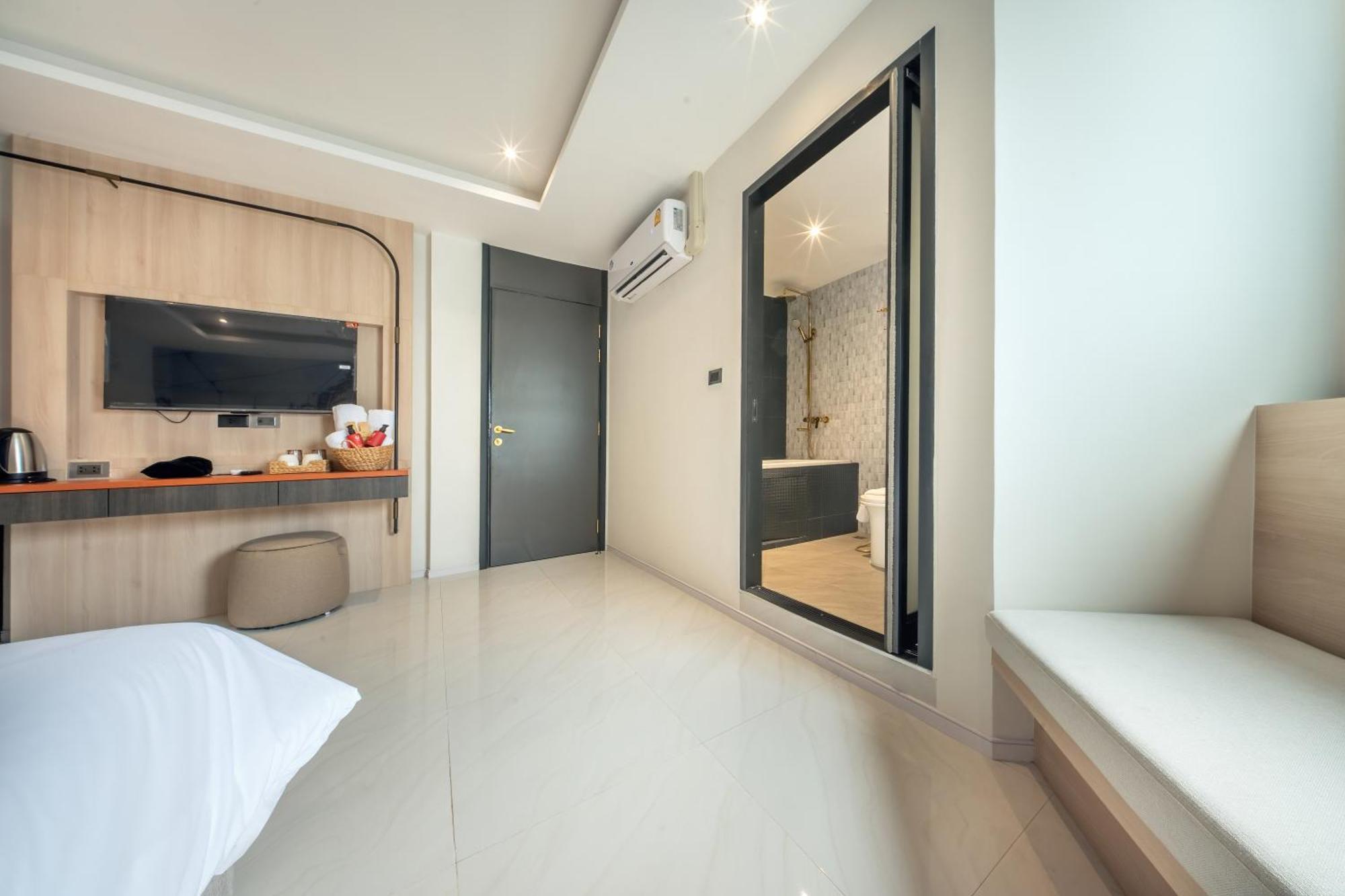 U Tor Yaowarat Hotel 4*