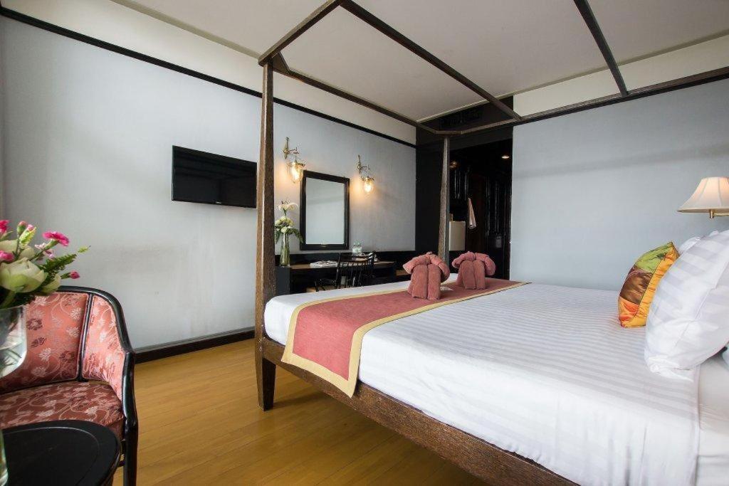 De Moc Khách sạn 3*