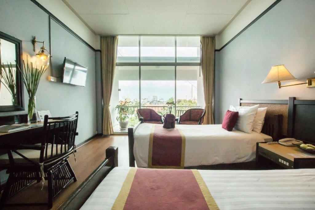 Khách sạn De Moc Bangkok