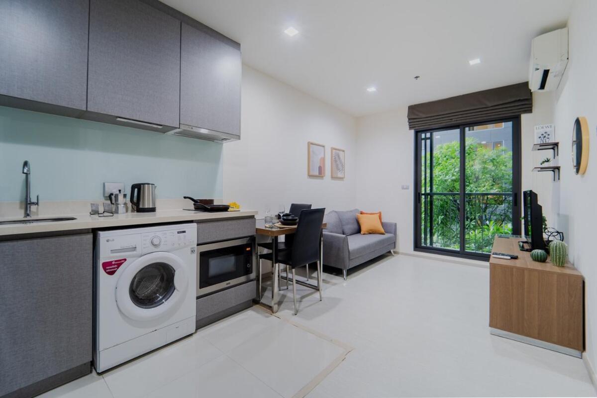 5 Star Sukhumvit Infinity Pool Gym Sauna Apartment