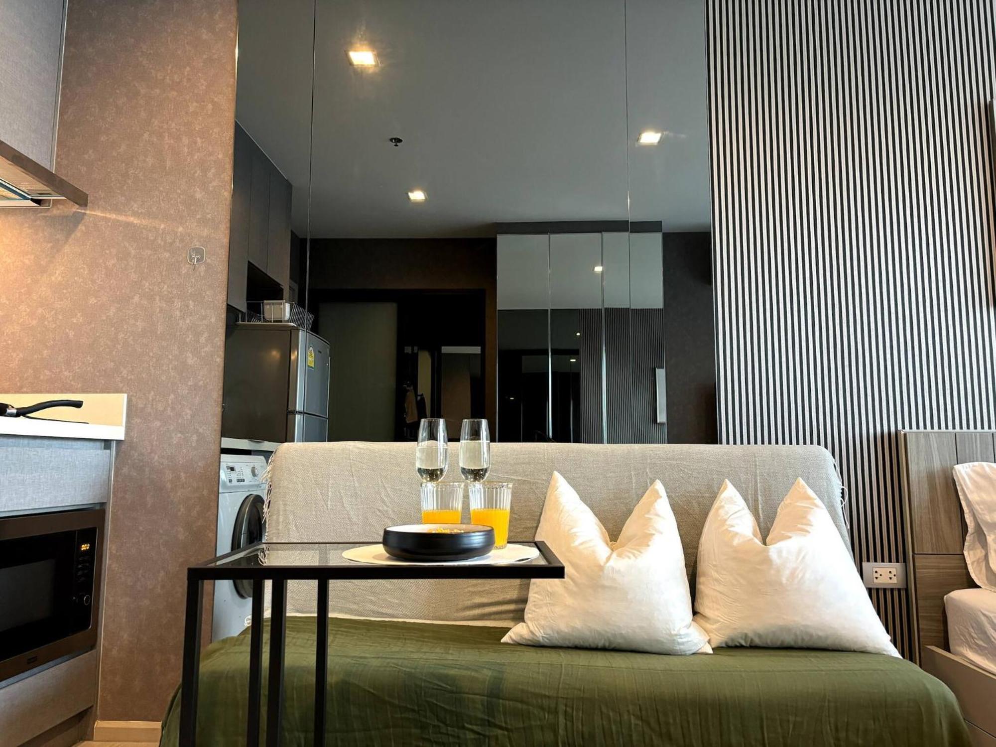Oasis: 5 Min To Metro, Pool & Gym, Essentials * Bangkok