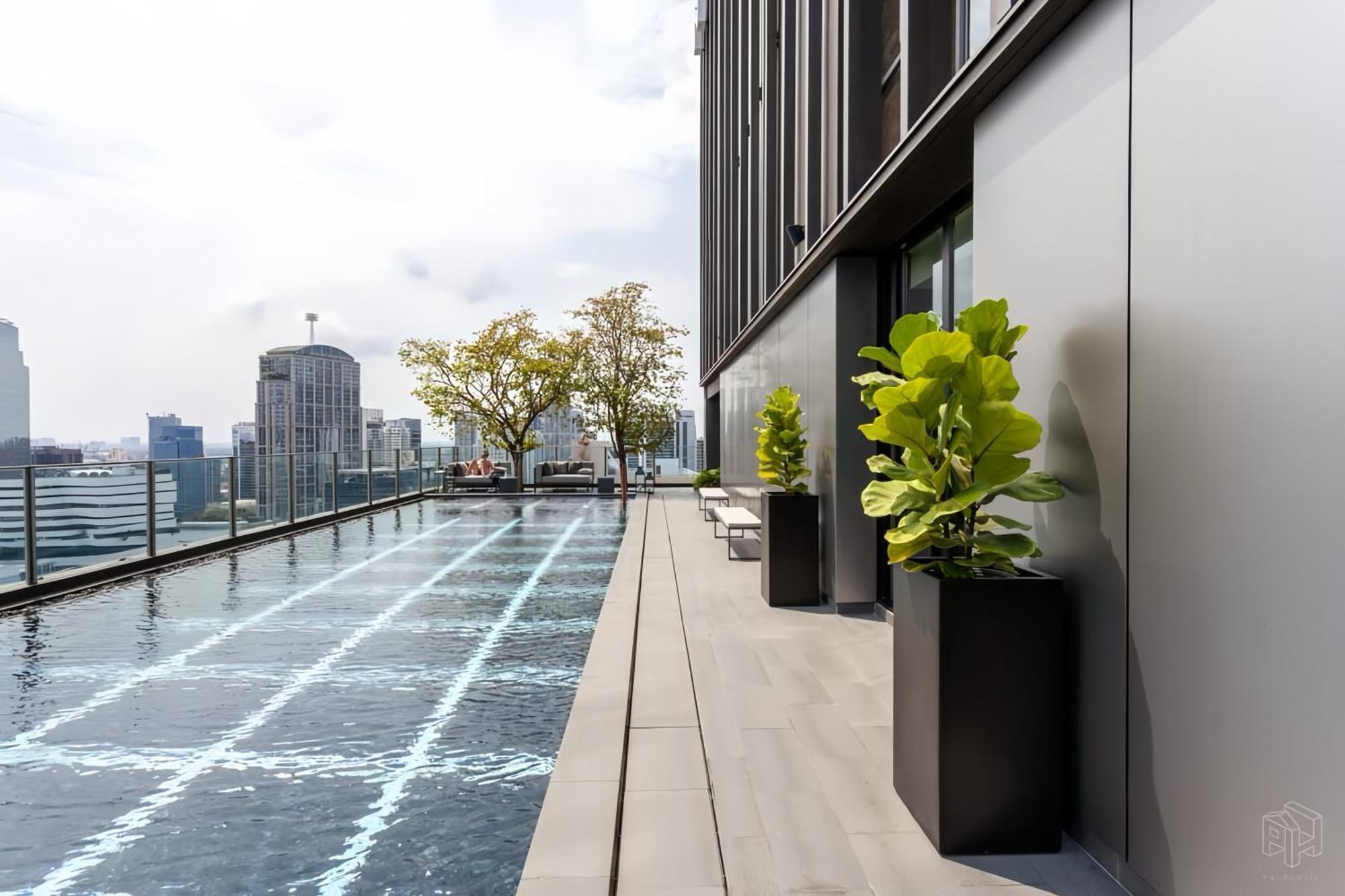 Phrom Phong 1br Luxe With Pool Gym Park Center Bangkok