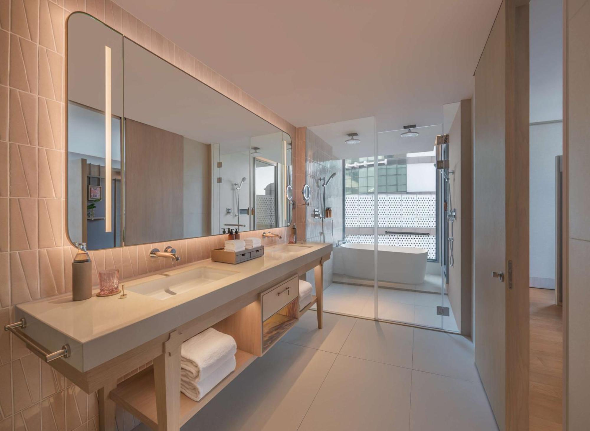 Kromo Bangkok, Curio Collection By Hilton 5*
