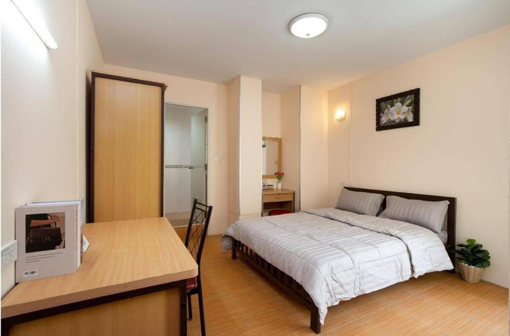 Surang Mansion Khách sạn 3*