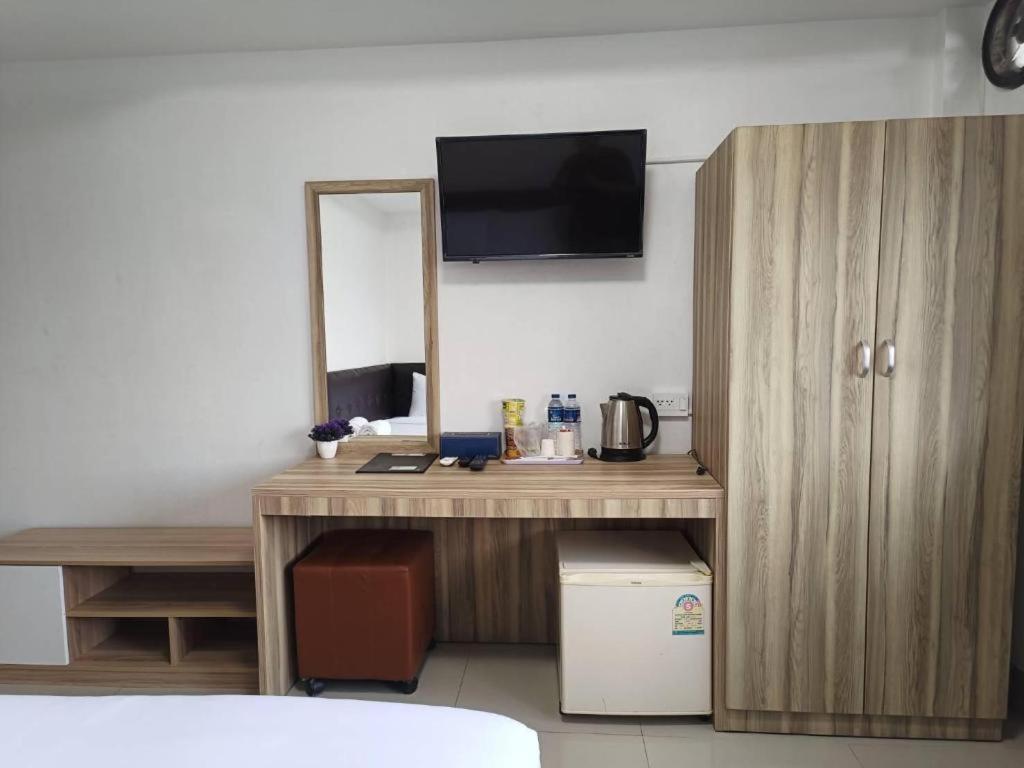 Hotel Rimnam Suk Sawat 70 Bangkok