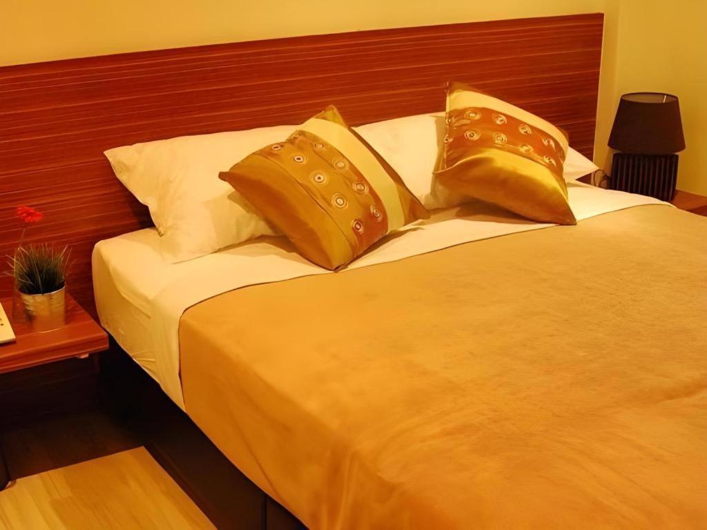 Hotel White House Asoke Sukhumvit 18 3*