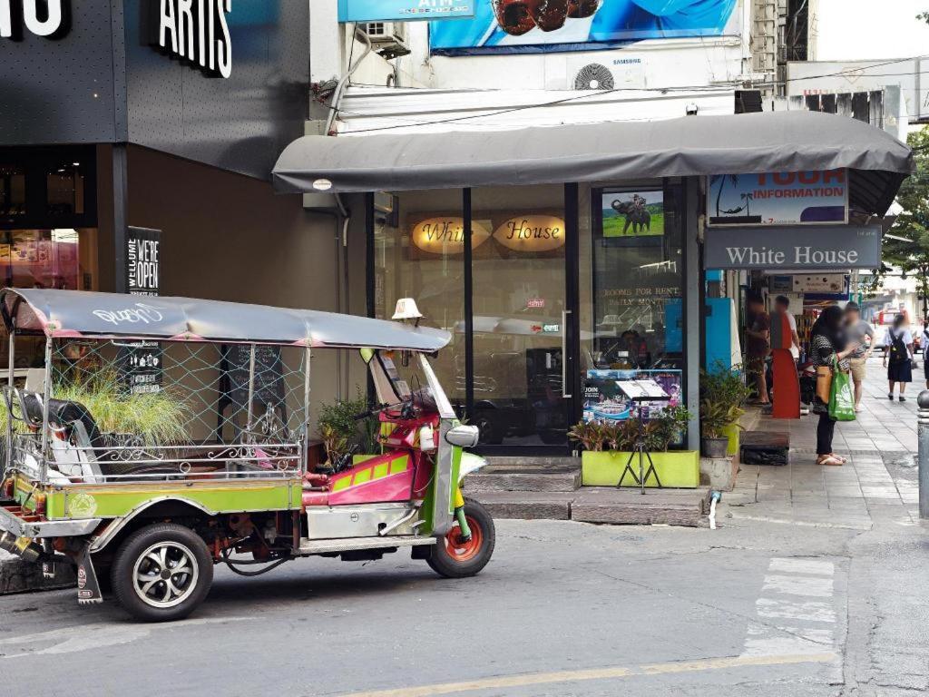 White House Asoke Sukhumvit 18 3*