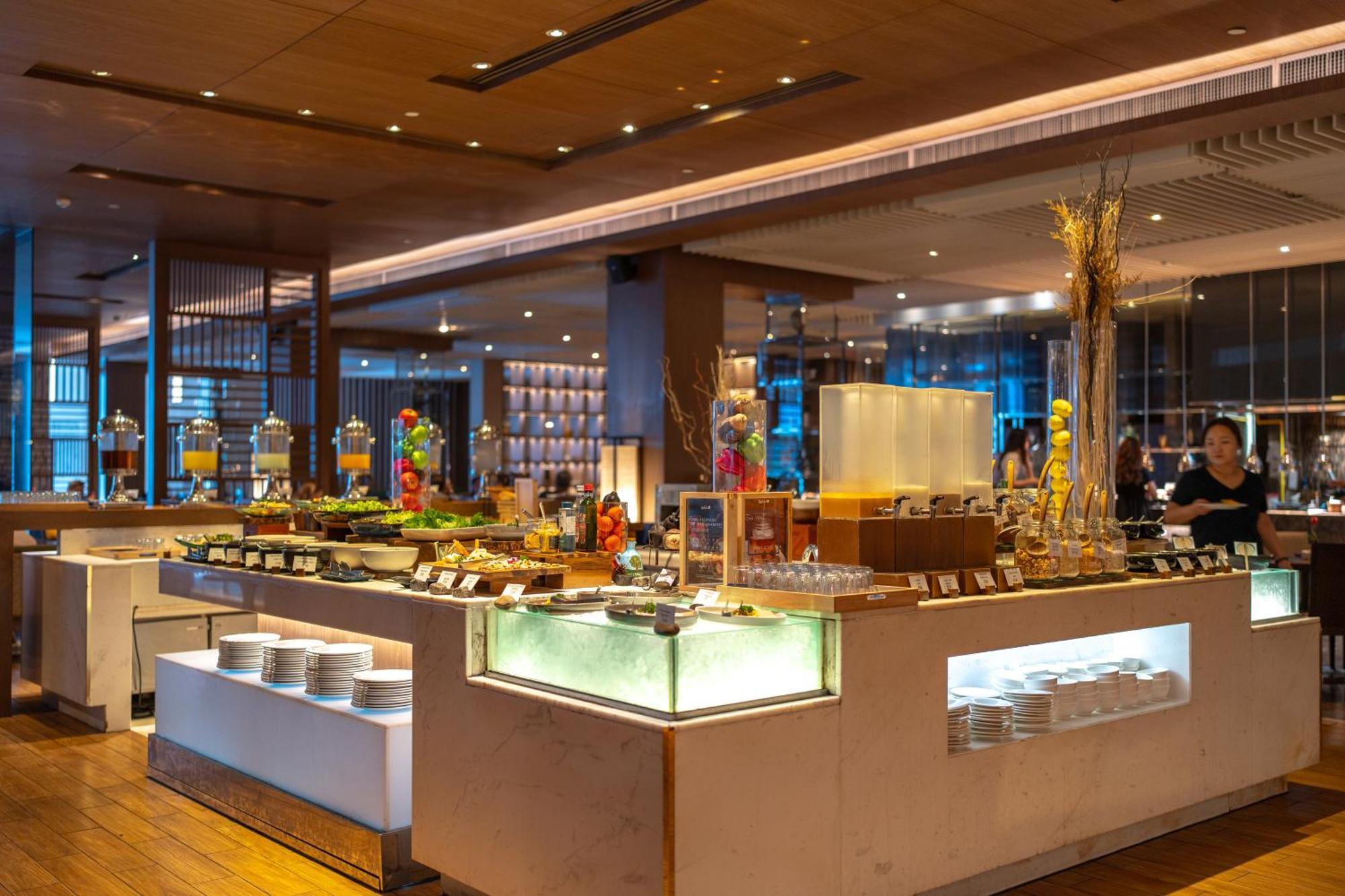 Hotel Radisson Blu Plaza 5*