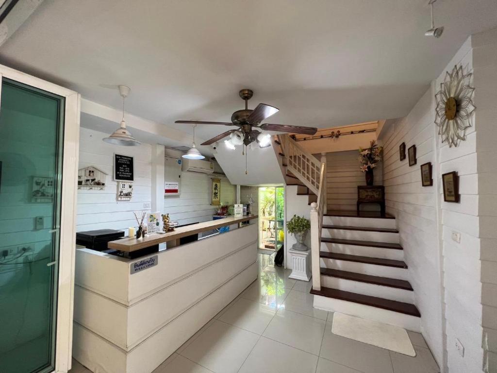 Ban Thungdang Housetel Hotel