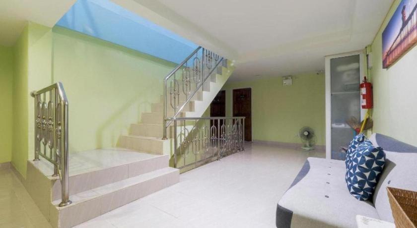 Oyo 818 Suksomboon Hotel Bangkok