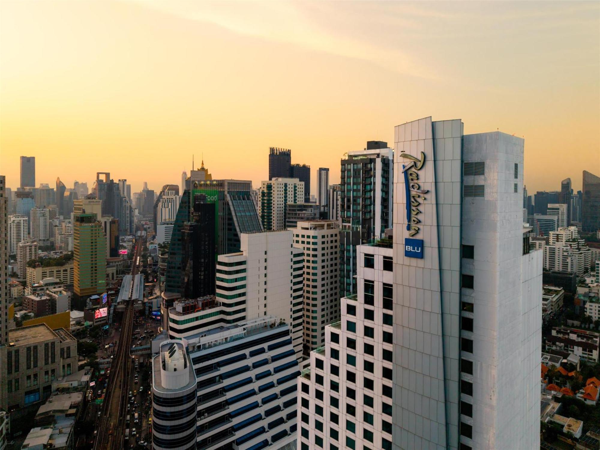 Radisson Blu Plaza Hotel 5*