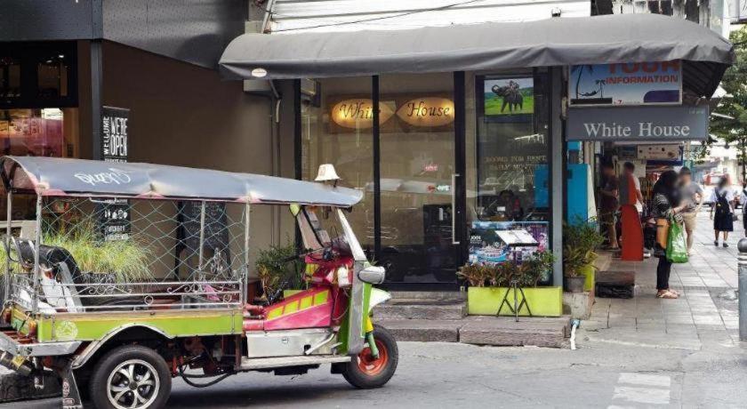White House Asoke Sukhumvit 18 Hotel Bangkok