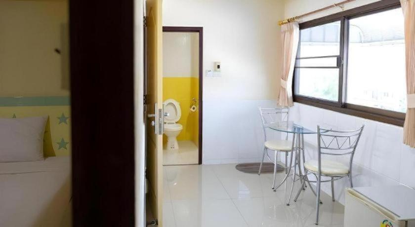 Hotel Rimnam Suk Sawat 70