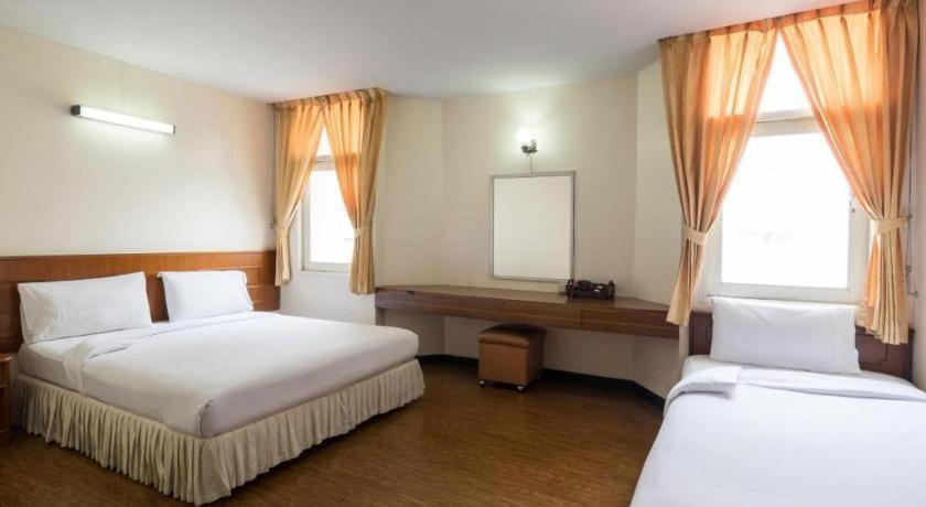 Muangphol Mansion Khách sạn 3*