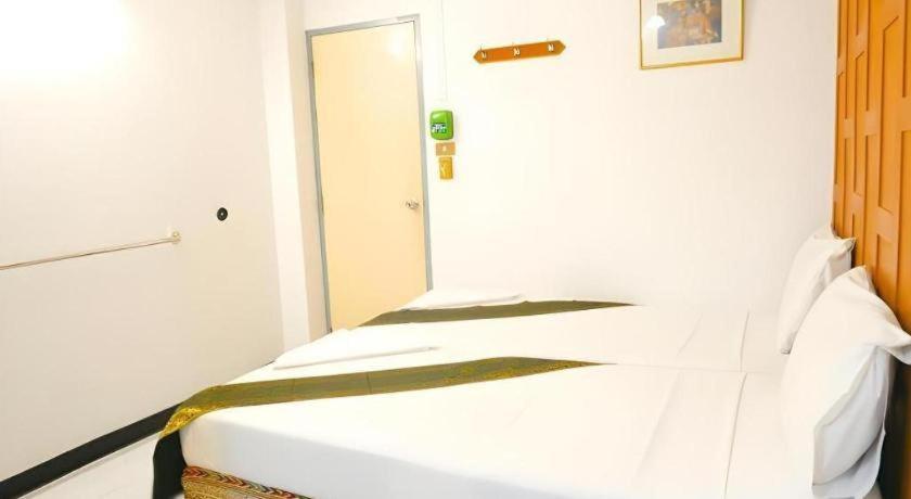 New Siam Hostal *