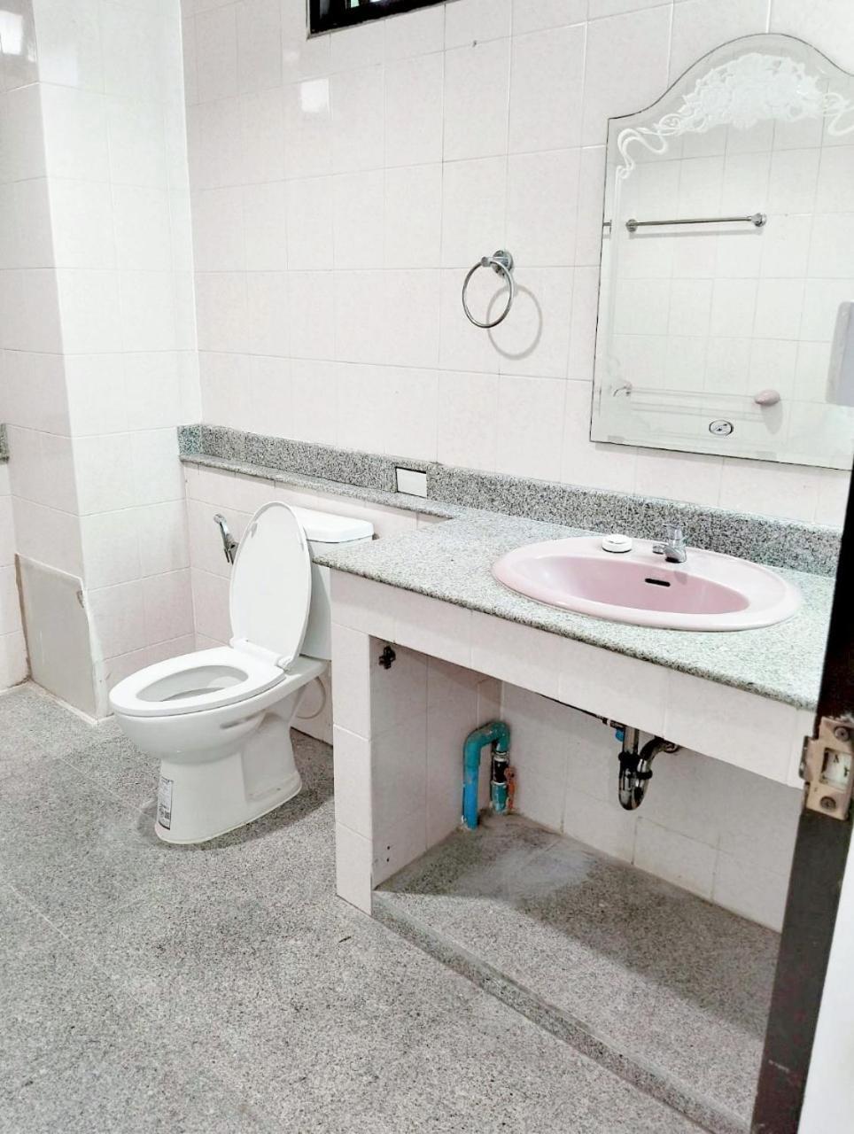 Mitr Sukhumvit 2 - Bts Nana Apartment