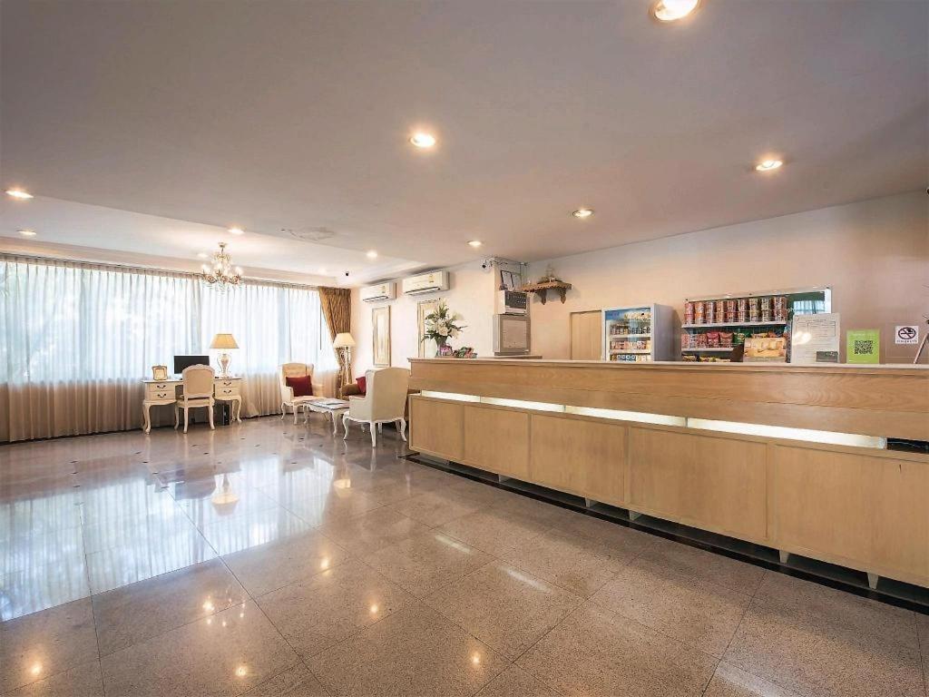 Khách sạn Romance Srinakarin 3*