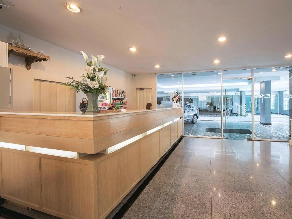 Khách sạn Romance Srinakarin Bangkok