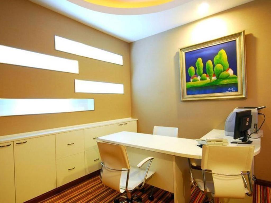 Hip Hotel 3*