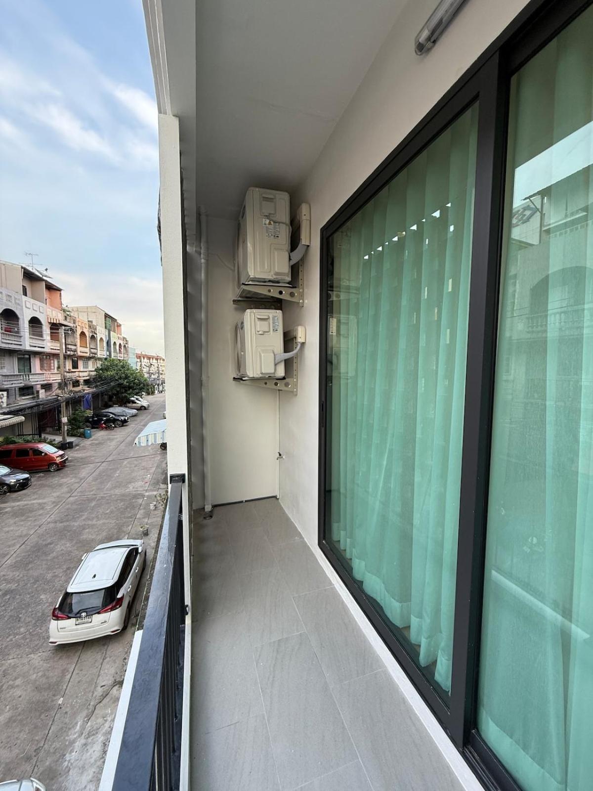 2 Bed & 2 Bath Suite, 4th Floor