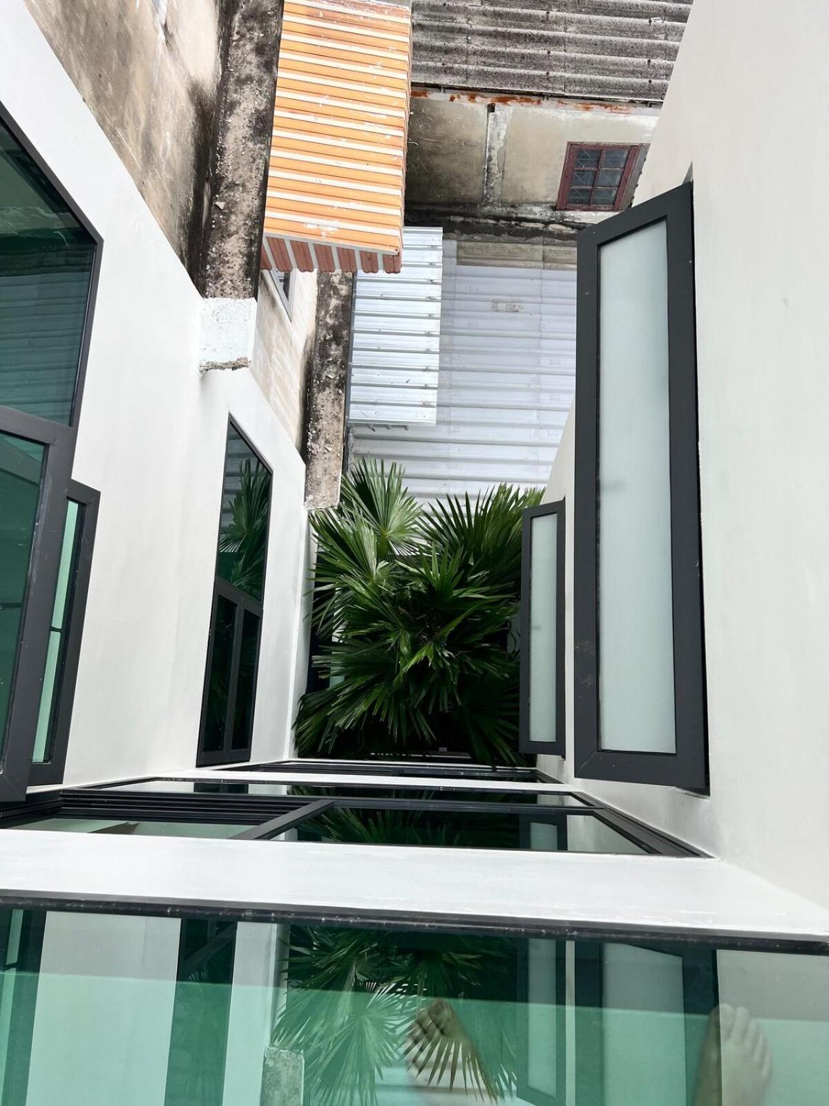 Apartment 2 Bed & 2 Bath Suite, 4th Floor Bangkok