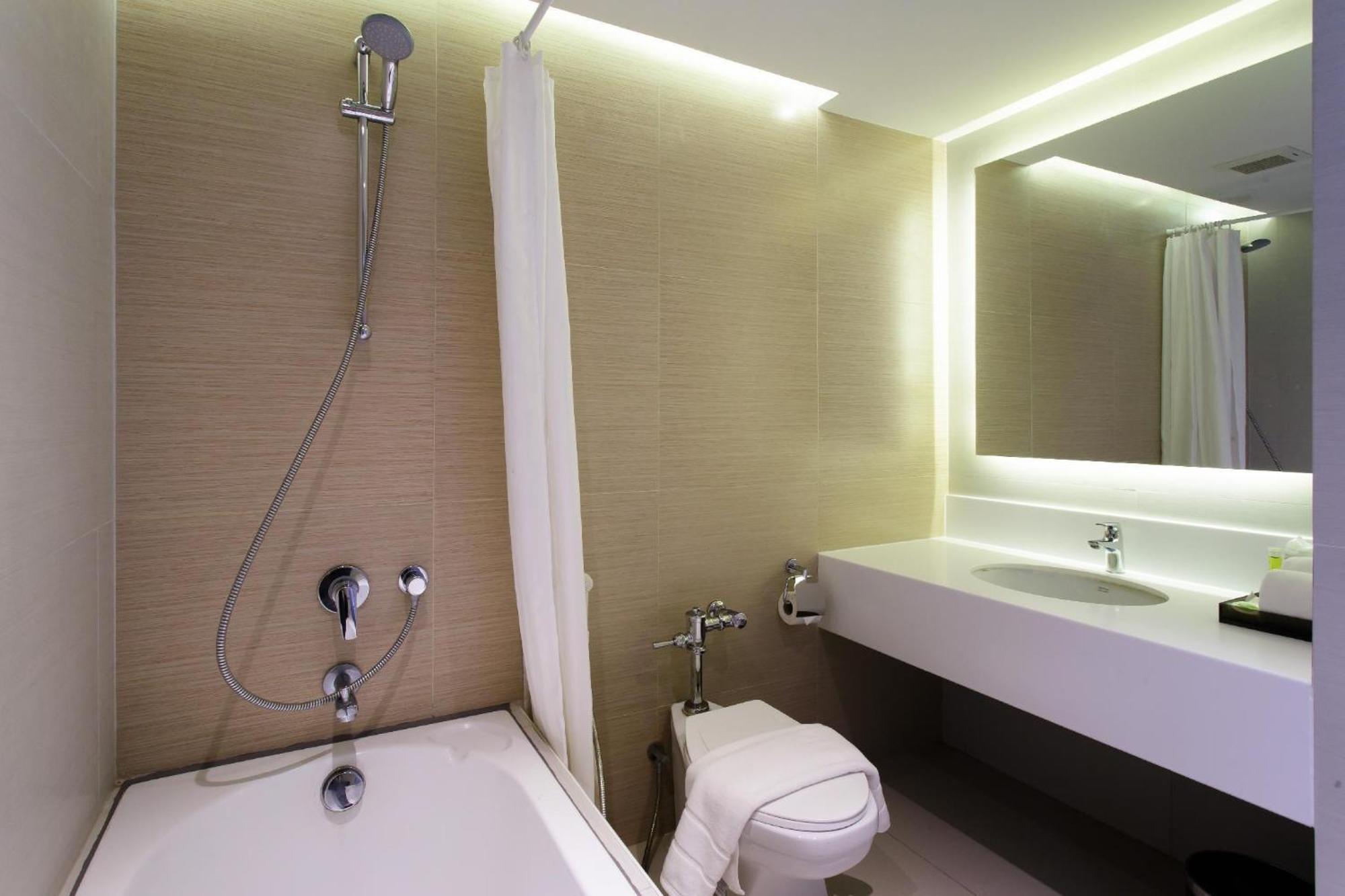 Jazzotel Bangkok- Sha Extra 4*