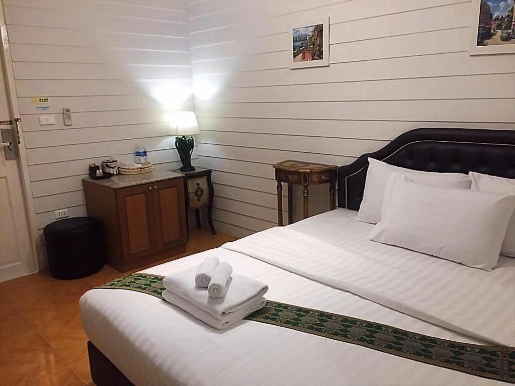 Ban Thungdang Housetel Hotel Bangkok