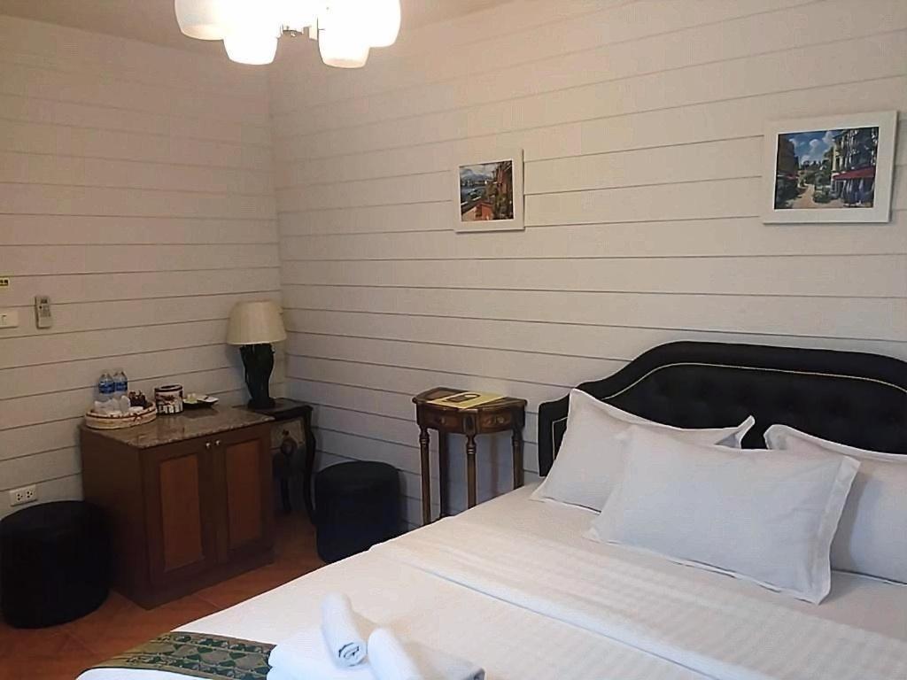 Hotel Ban Thungdang Housetel