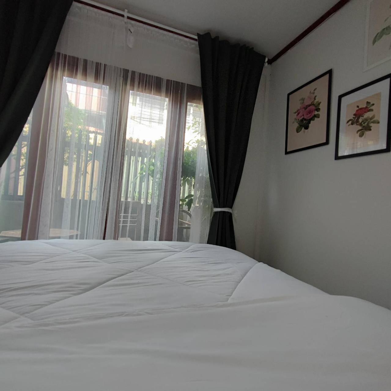 Non House บ้านนอนโฮสเทล Vandrerhjem *