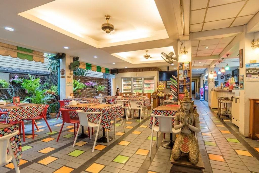 New Siam Hostal *
