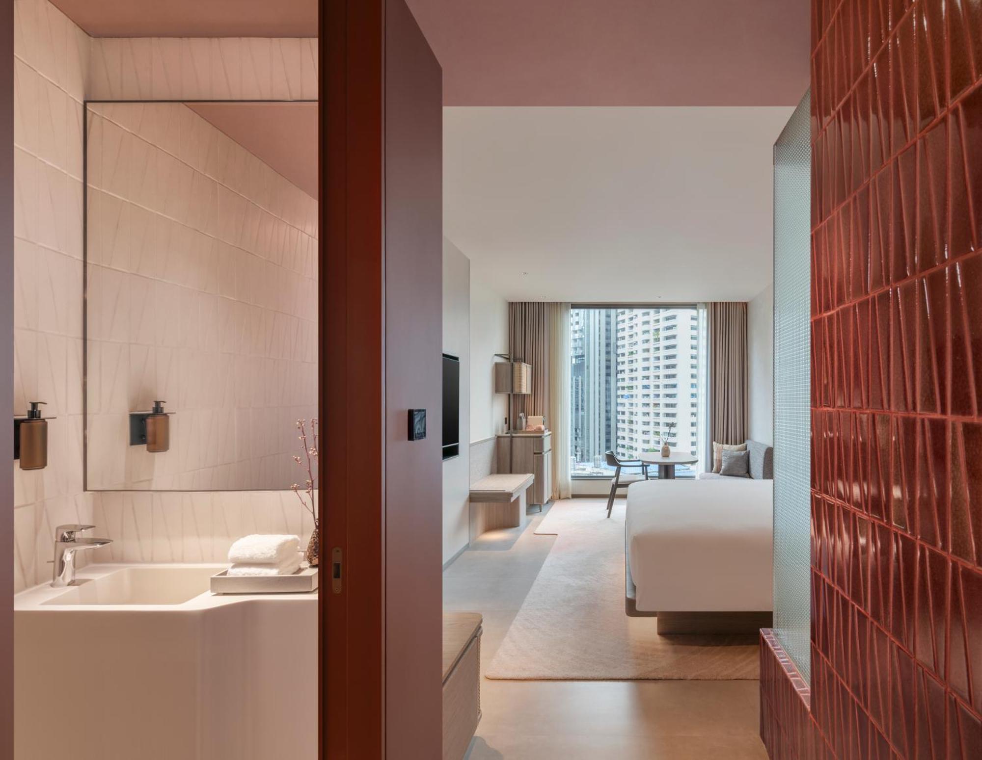 Kromo Bangkok, Curio Collection By Hilton Hotel