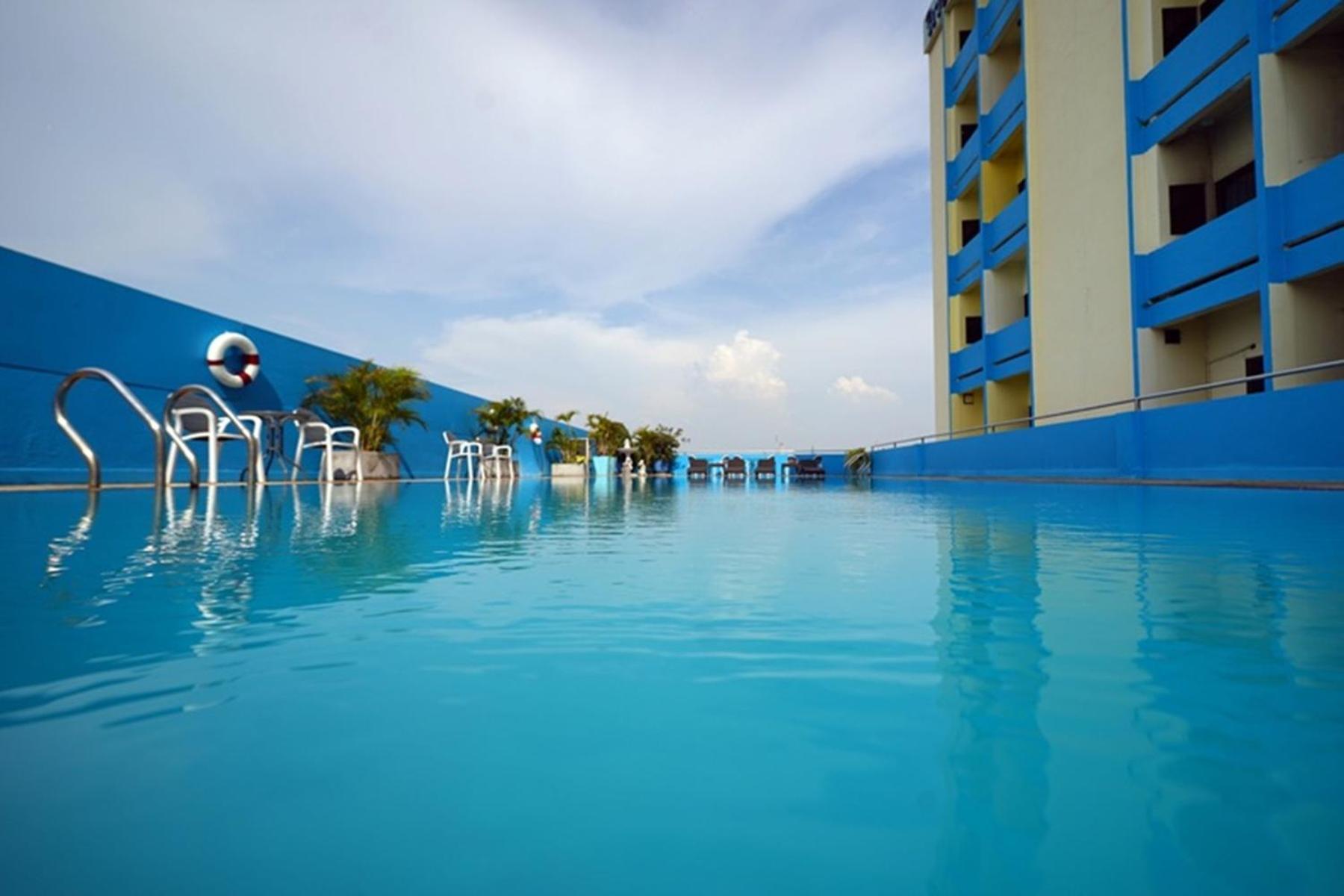 Riverside Hotel