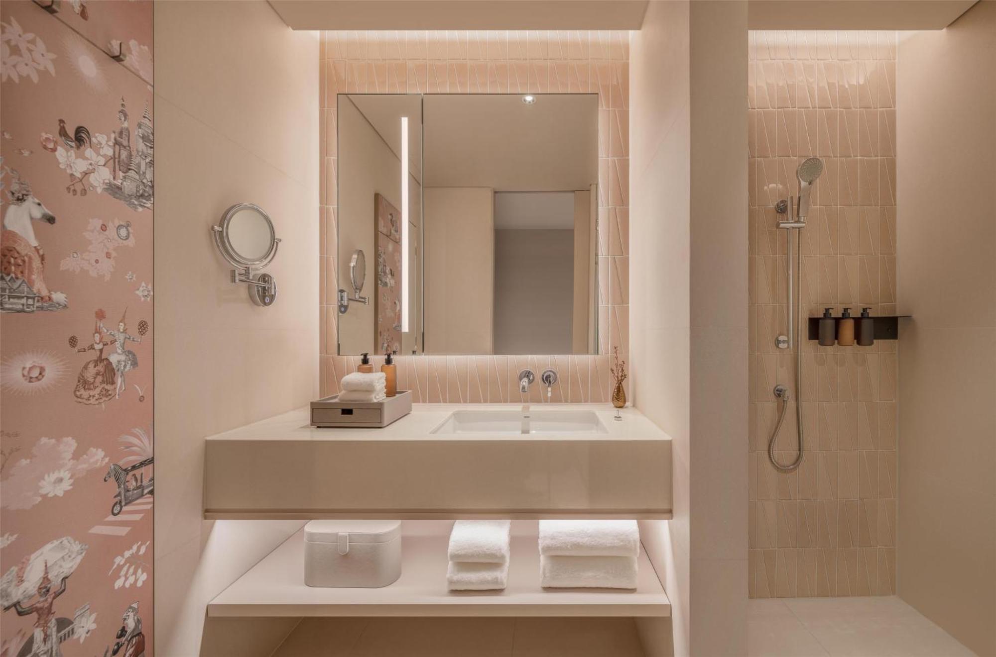 Kromo Bangkok, Curio Collection By Hilton 5* Bangkok