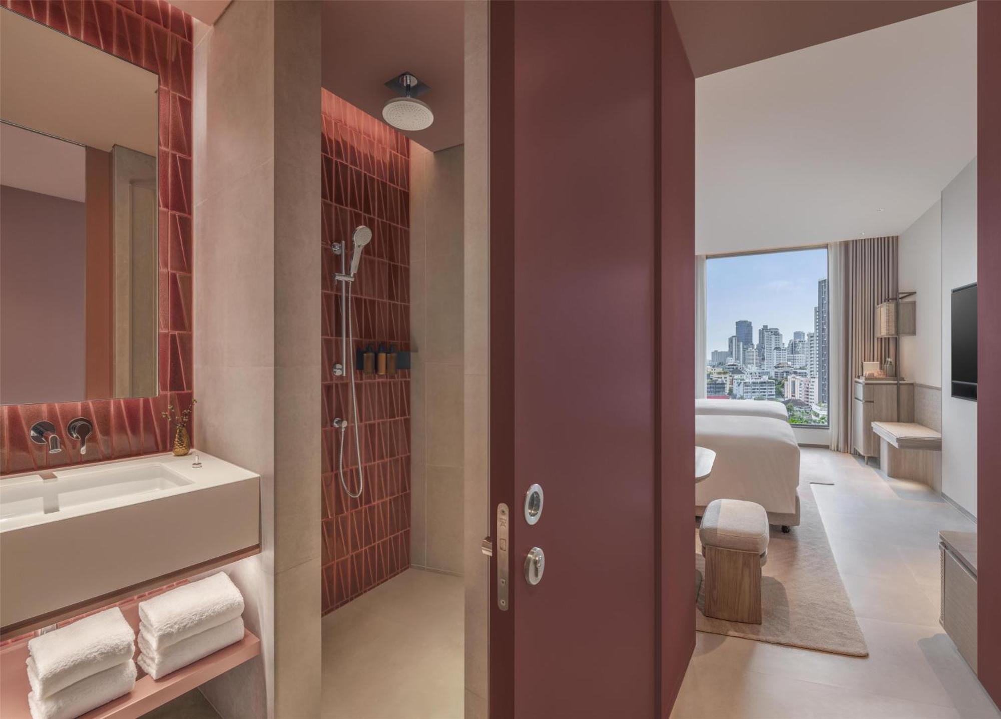Hotel Kromo Bangkok, Curio Collection By Hilton