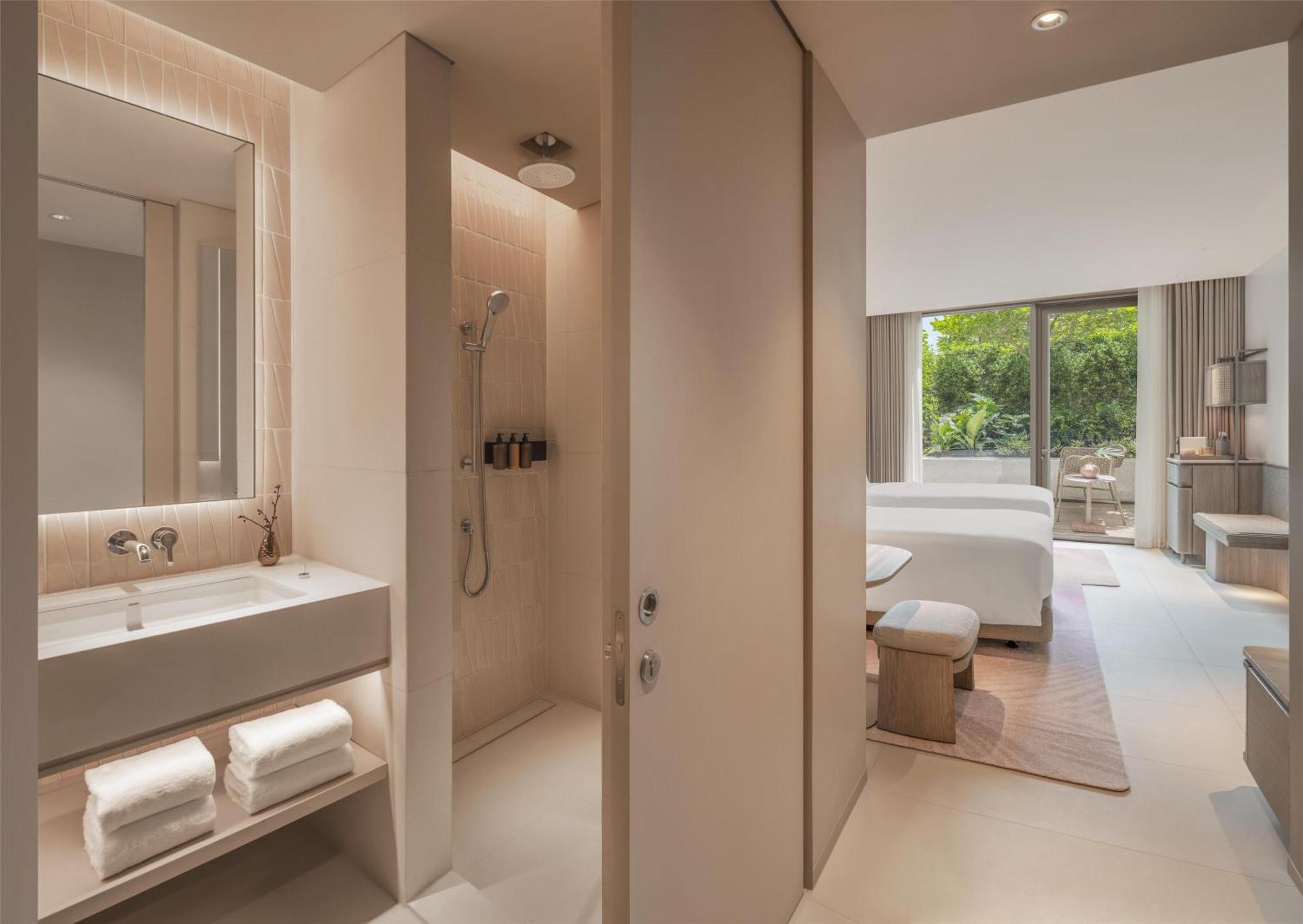 Kromo Bangkok, Curio Collection By Hilton Hotel
