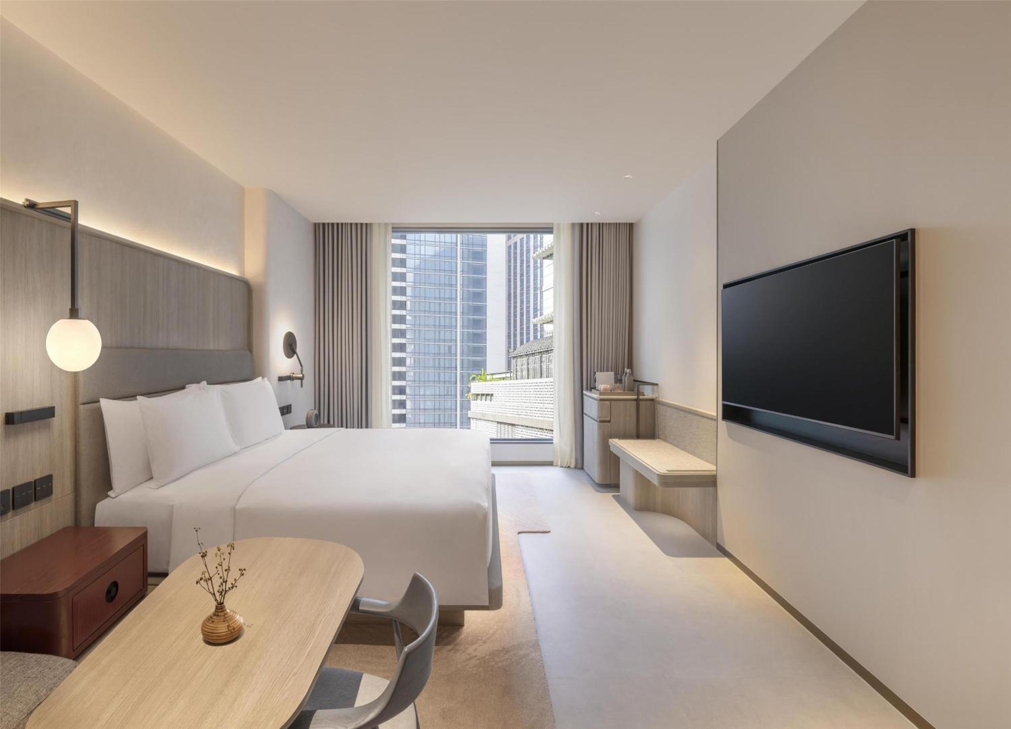 Hotel Kromo Bangkok, Curio Collection By Hilton 5*