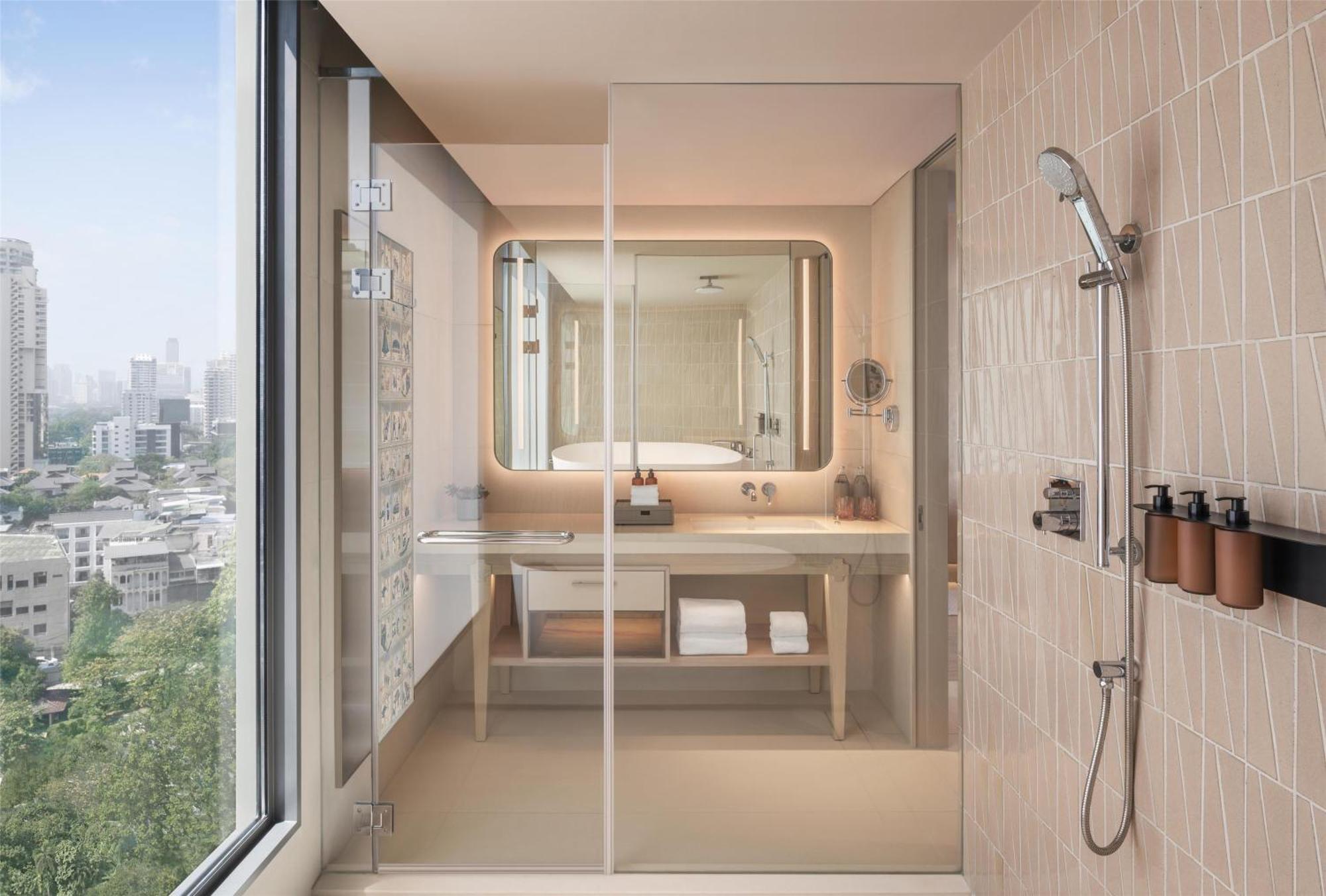 Hotel Kromo Bangkok, Curio Collection By Hilton 5*
