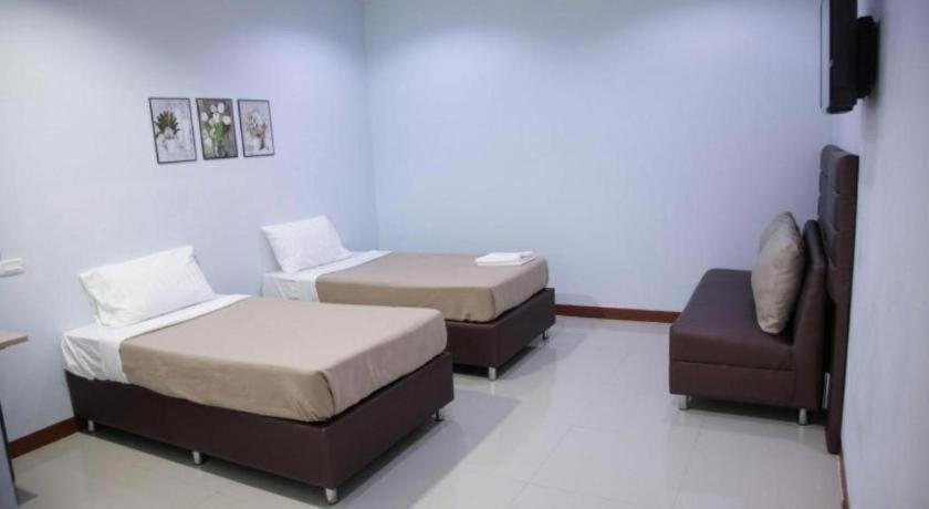 Friends House Resort
