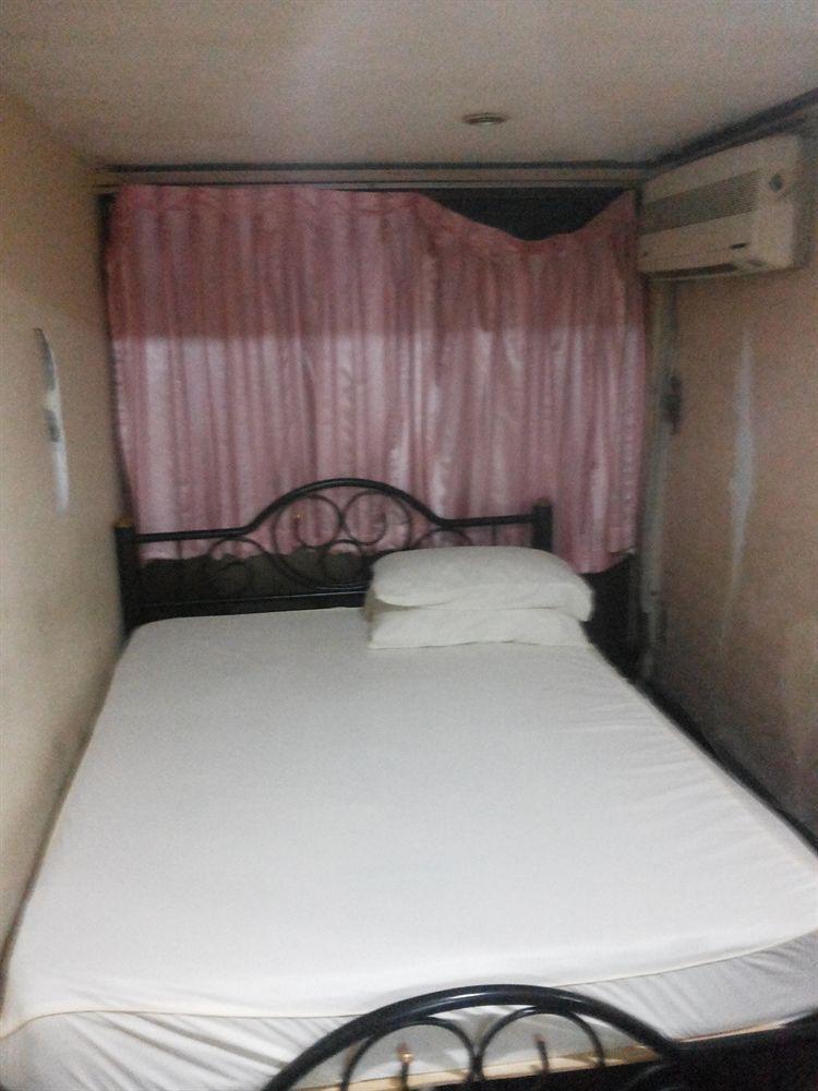Hotel Oyo 938 Place 2*
