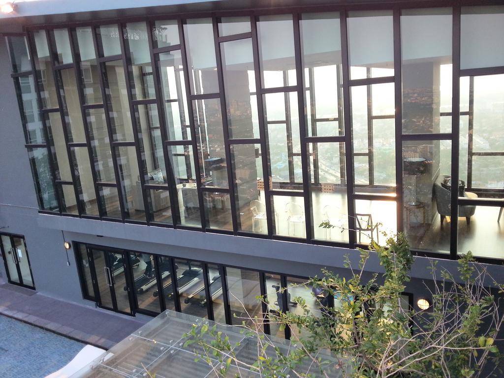 Bluetel Tiwanon Station Hotell 4*