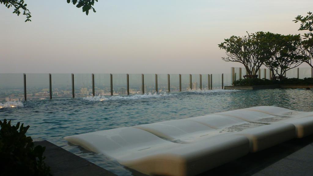 Bluetel Tiwanon Station Hotell 4*