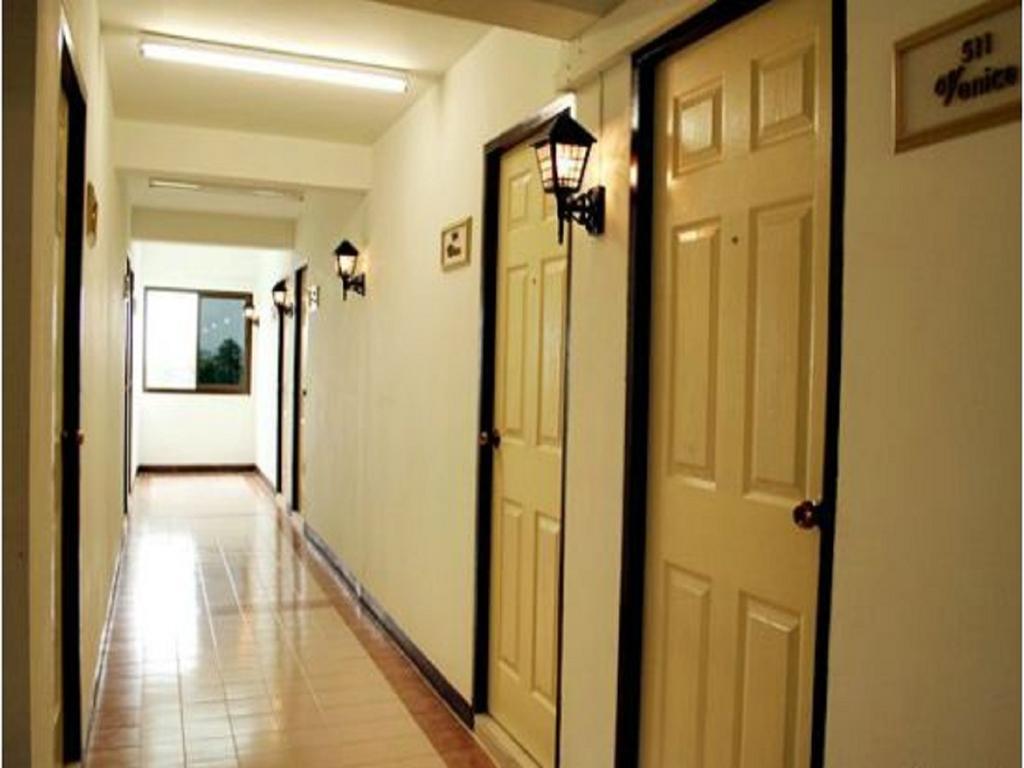 The European Place Penginapan