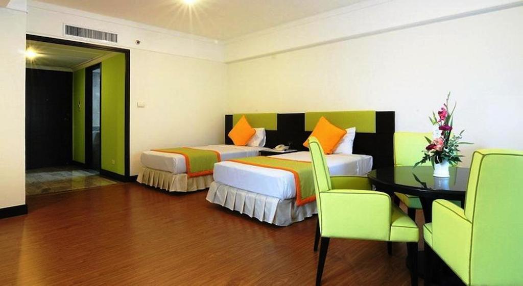 Karnmanee Palace Hotel 4*