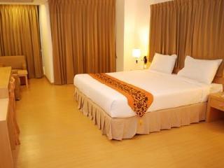 Three Seasons Hotel 5*