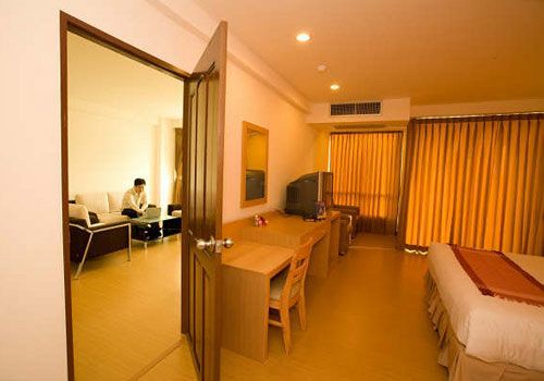 Three Seasons Hotel Bangkok