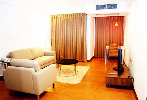 Three Seasons Hotel Bangkok
