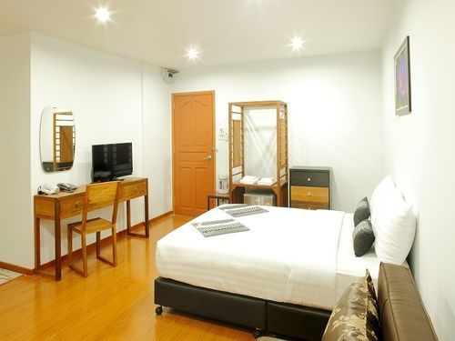 Double Dd House At Mrt Sutthisarn Ostello *