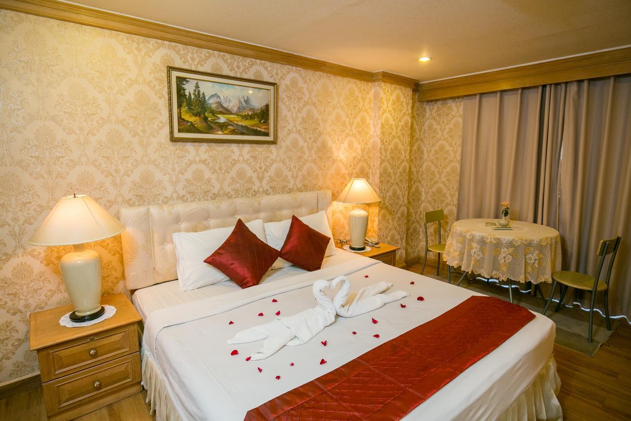 Khách sạn Le Paradis Bangkok